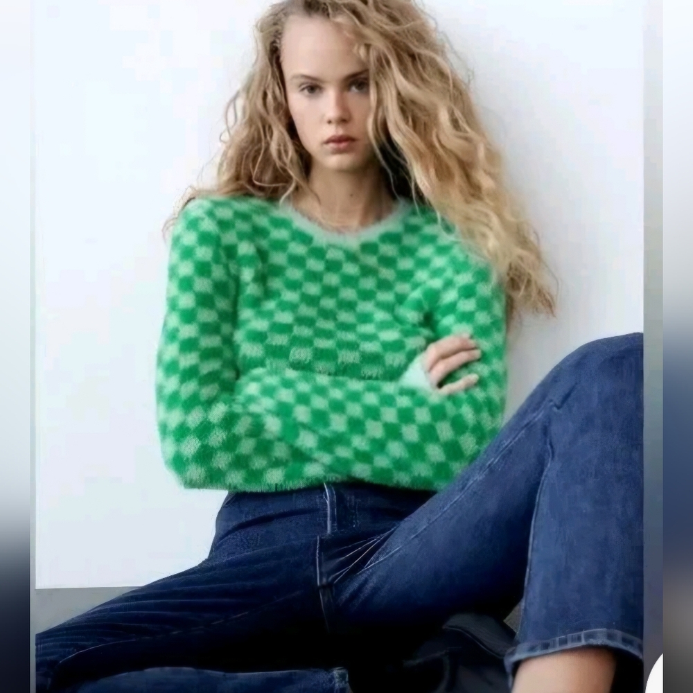 Zara Cropped Baloon Sleeved Sweater. Very Soft. Size Small